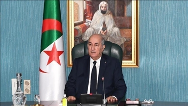 الرئيس الجزائري يبدأ زيارة رسمية لمصر الإثنين