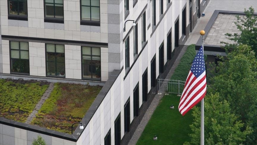 SHBA zyrtarisht urdhëron familjarët e stafit të ambasadës të largohen nga Ukraina