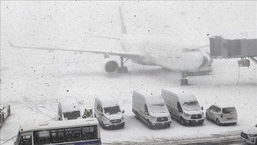 تعليق رحلات الطيران في مطار إسطنبول حتى المساء بسبب الثلوج