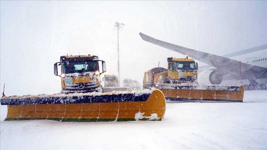 Istanbul Airport temporarily shut to flights due to heavy snowfall