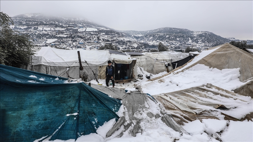 BM: Suriyenin kuzeybatısında yaklaşık 1000 çadır kar yağışı nedeniyle çöktü