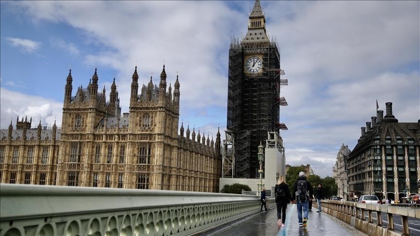 La Grande-Bretagne commence à retirer ses employés de son ambassade en Ukraine