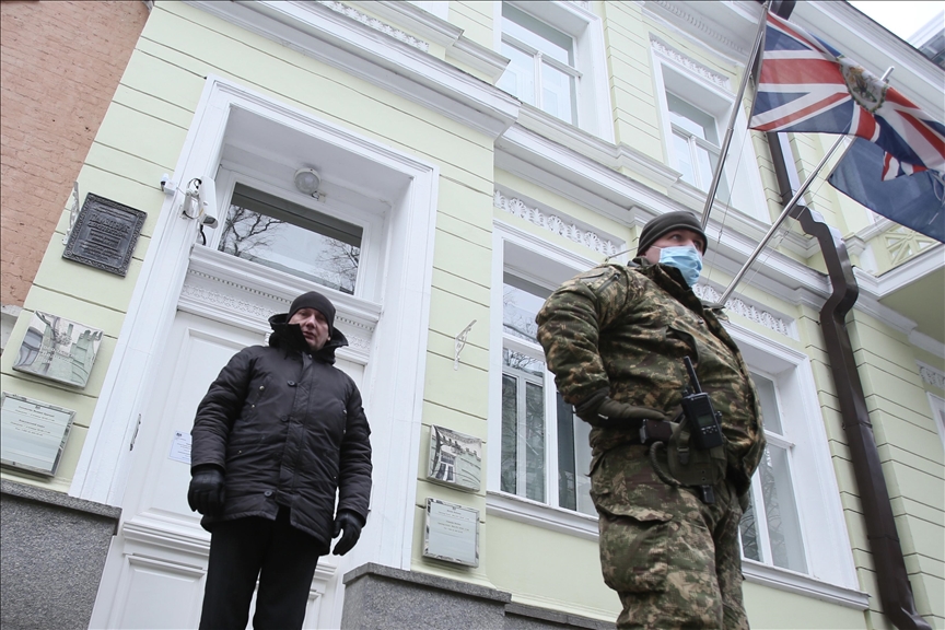 Velika Britanija povlači dio zaposlenih u ambasadi u Ukrajini