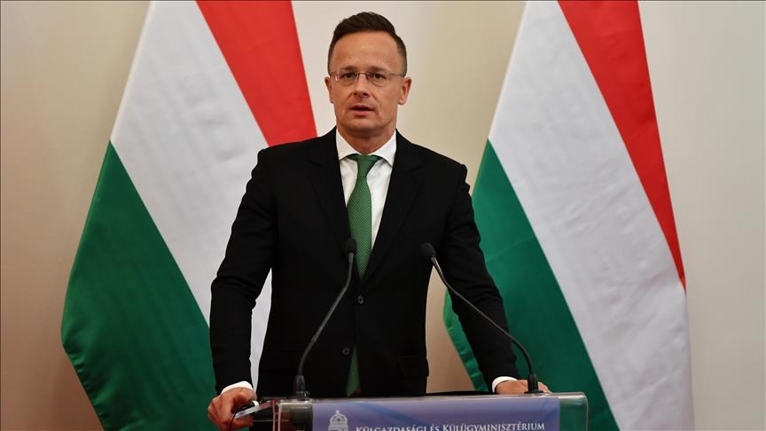 Le MAE hongrois demande le soutien de la Turquie pour faire face à l'immigration
