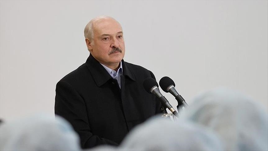 Лукашенко: Беларуси нужна мощная база для производства вакцин