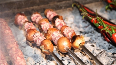 Tehma tescîlkirî "Kebaba pîvazan" a Şanliurfayê zivistanê pir tê xwarin