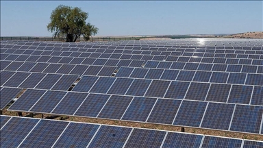 تحالف يضم "أكوا باور" السعودية يفتتح محطة طاقة شمسية في عُمان