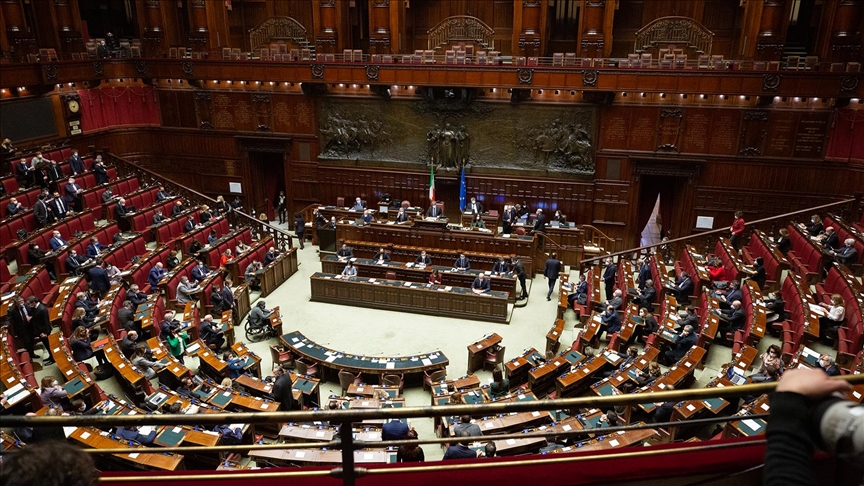 Italian lawmakers fail to elect new president in 2nd vote