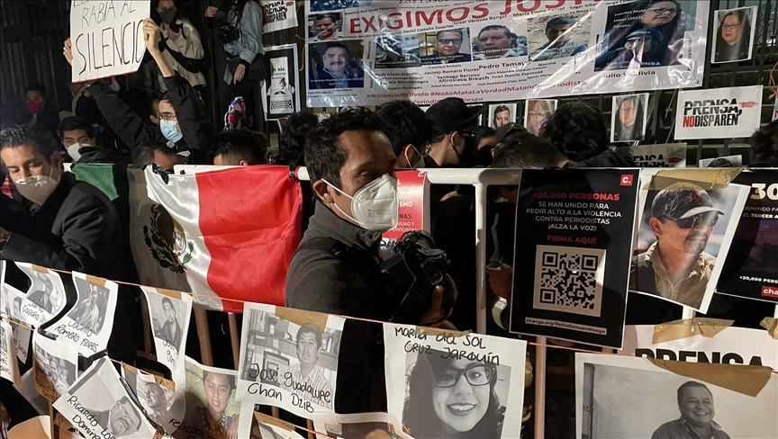 Journalists in Mexico protest killings of 3 reporters