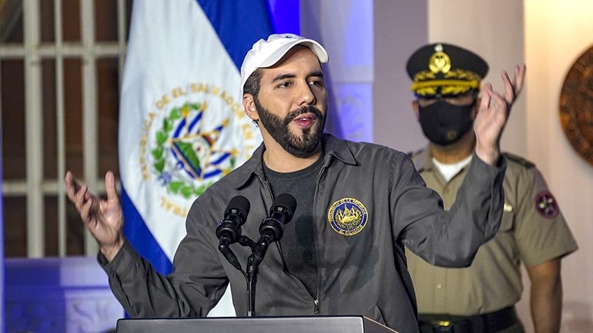 FMI instó al presidente de El Salvador a detener el uso de Bitcoin como moneda de curso legal en el país