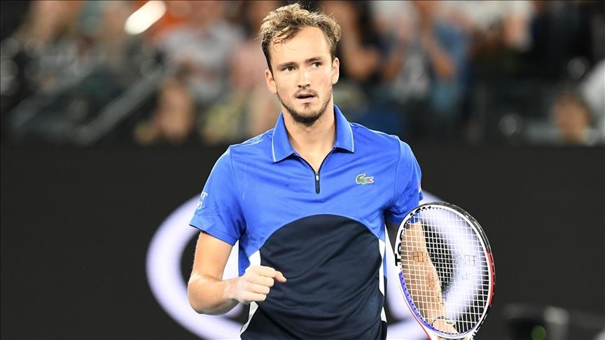 Australian Open: Pas një ndeshjeje me 5 sete, Medvedev kualifikohet në gjysmëfinale