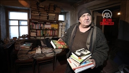 Donbas'ta çatısı bombardımanda çöken evini terk etmeyen Panov: Ben savaşçı değilim