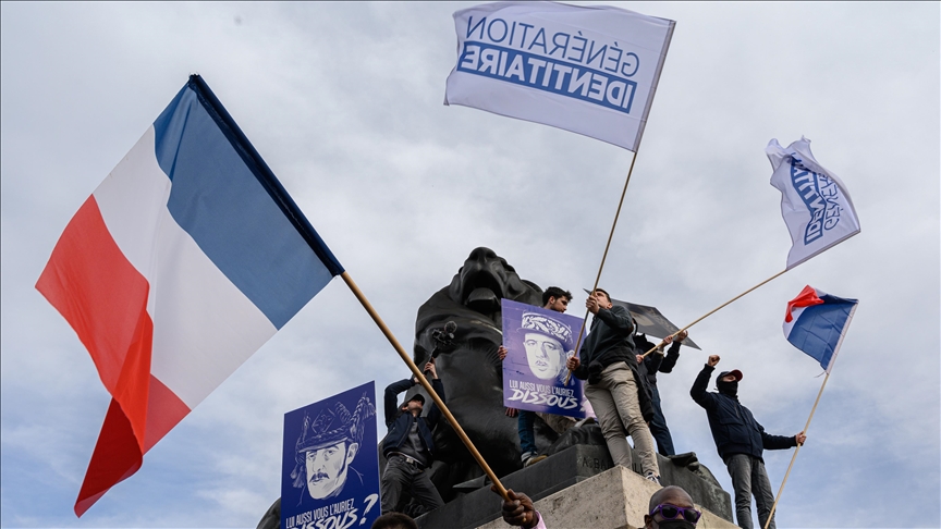More French leaning towards right-wing politics: Survey