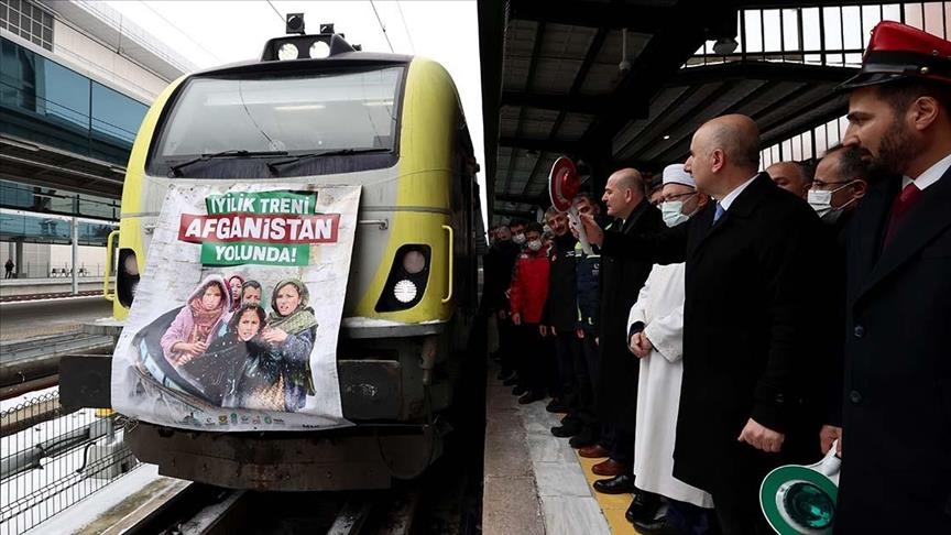 Турција: Од Анкара тргна „Возот на добрината“ со 750 тони помош за народот во Авганистан