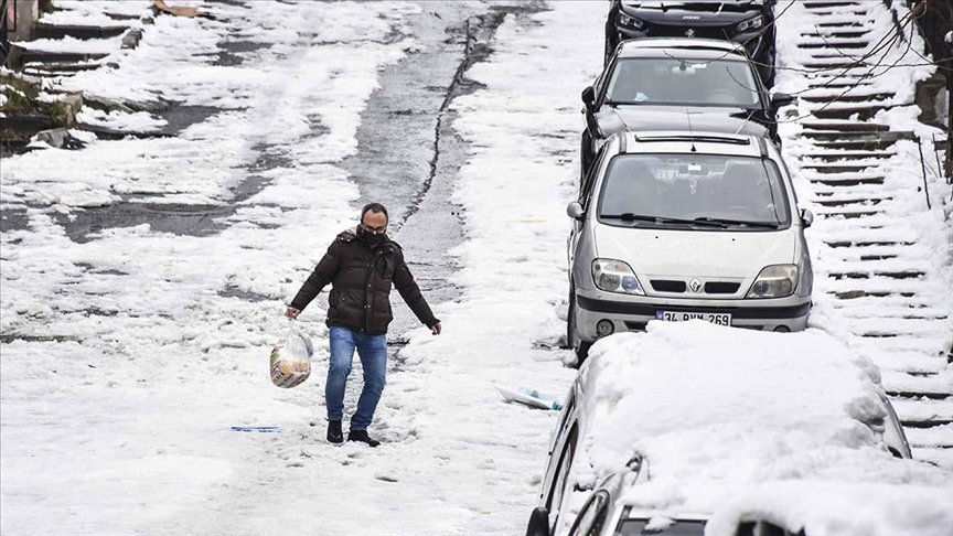 İstanbul'da karın etkileri sürüyor