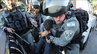 İsrail polisi Kudüs'te 15 Filistinli genci gözaltına alındı