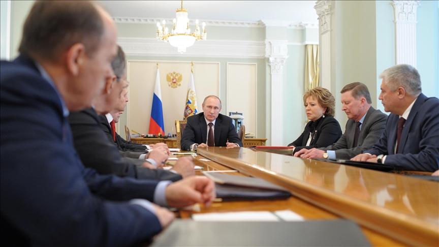 Putin discusses foreign policy with Russian Security Council