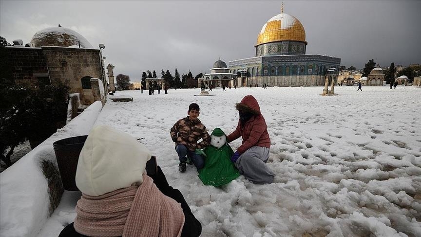 خوشحالی مردم فلسطین از بارش برف در بیتالمقدس