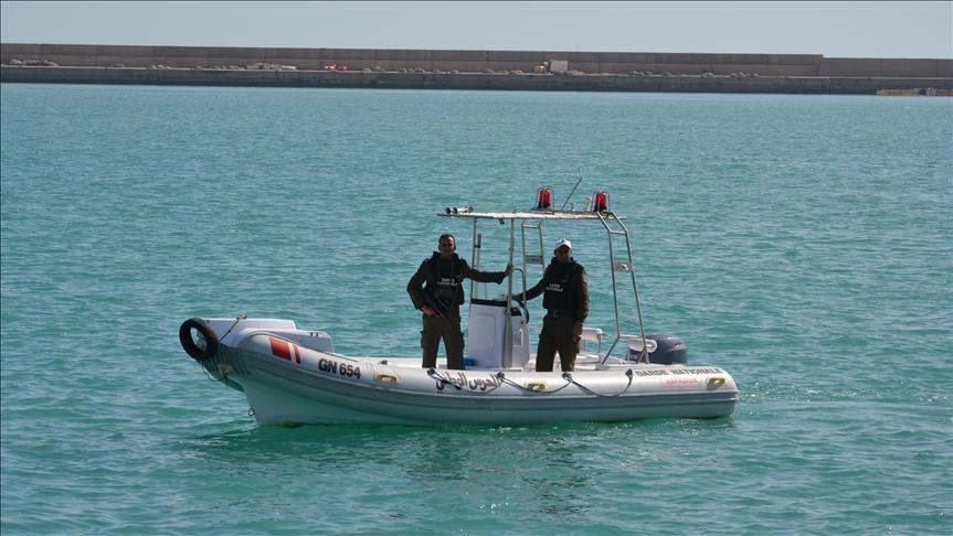 6 dead after migrant boat sinks off Tunisia