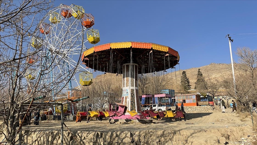Afganistan'da lunaparklar insana aç, insanlar ise ekmeğe muhtaç