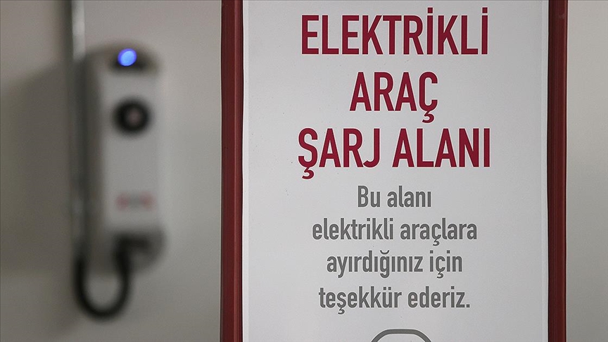Tesla'nın süper şarj istasyonu kararı İzmir'de şoför ve otomobilcileri sevindirdi