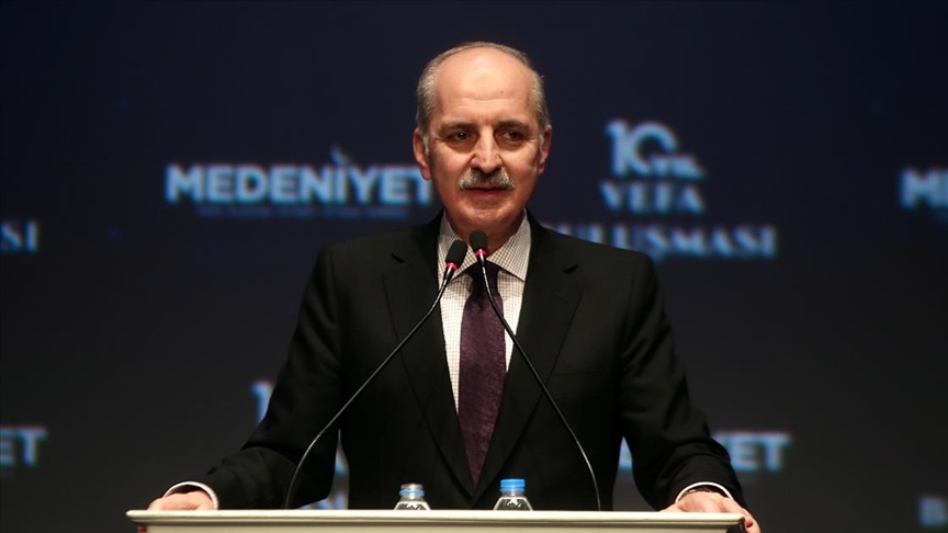 Tekrar köklerimize dönmekten başka bir çaremiz yoktur