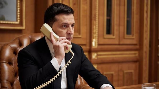 Ukrainian, French presidents discuss eastern Ukraine