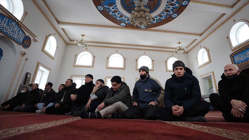 Amid tensions, Muslims in eastern Ukrainian town hopeful for peace