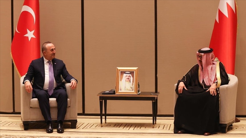 Turkish foreign minister meets Bahraini counterpart in Manama
