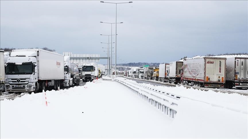 Turkiye: Kompanija odgovorna za autoceste u Istanbulu kažnjena sa 6,8 ​​miliona lira nakon kolapsa zbog snijega
