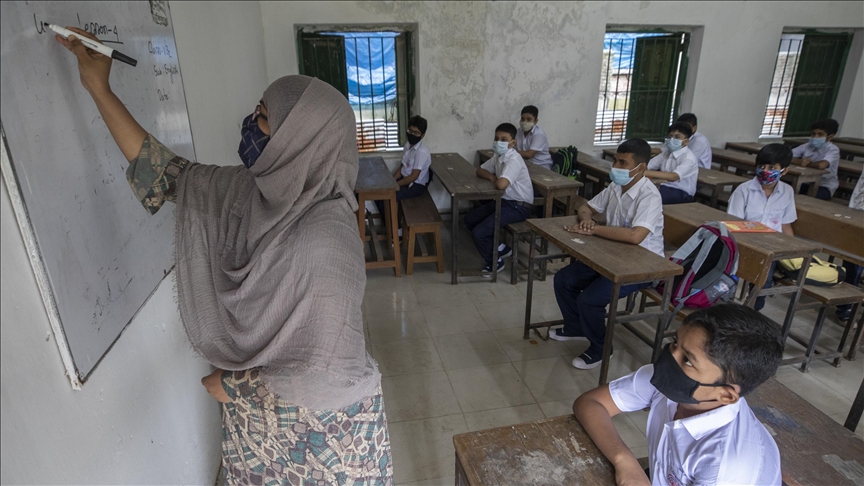 تزايد شعبية الحجاب بين المتعلمات في بنغلاديش (تقرير)