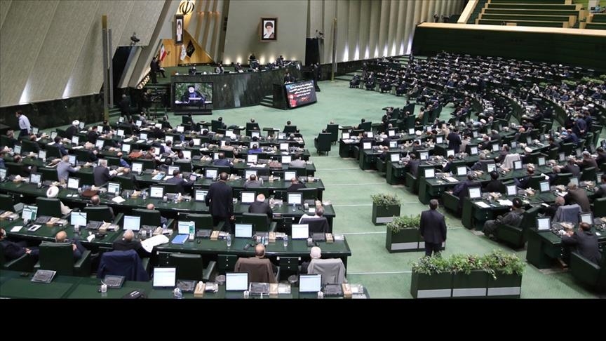Парламент Ирана ушел на каникулы на фоне скачка заболеваемости COVID-19