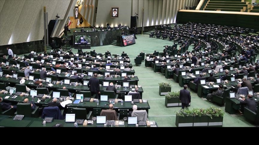 Парламент Ирана ушел на каникулы на фоне скачка заболеваемости COVID-19