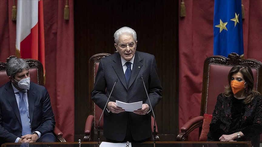 İtalya'da yeniden cumhurbaşkanı seçilen Mattarella yemin ederek görevine başladı