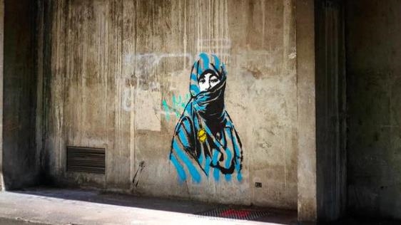 Investigation launched in France into mural depicting woman wearing hijab along with Star of David
