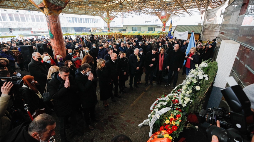 В Сараево почтили память жертв сербского обстрела рынка Маркале