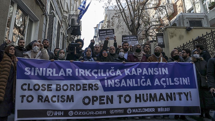 Yunanistanın düzensiz göçmenlere yönelik tutumu İstanbulda protesto edildi