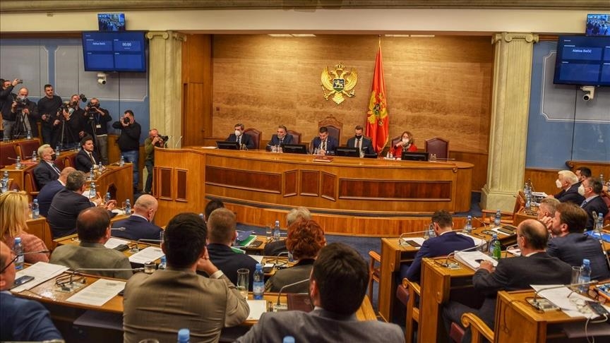 Kuvendi i Malit të Zi votoi për mosbesimin e qeverisë së Zdravko Krivokapiqit