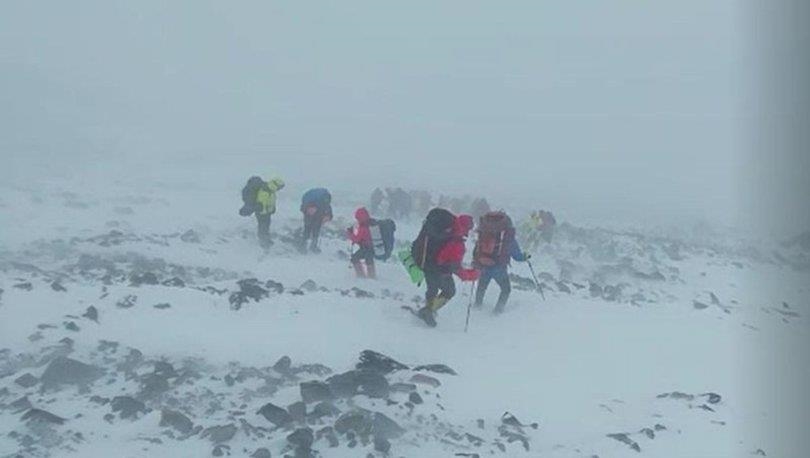 برف و کولاک مانع صعود کوهنوردان ایرانی به قله آغری شد