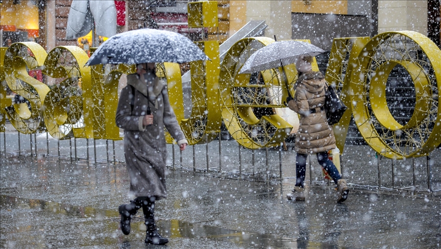 BiH: Snijeg i jak vjetar u Sarajevu