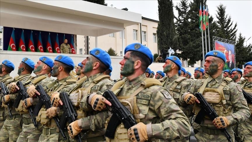 L'Azerbaïdjan renforce son armée avec des commandos formés en Turquie
