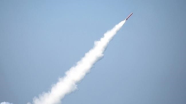 Irani zbulon "raketën strategjike" të re me 1.450 kilometra rreze veprimi