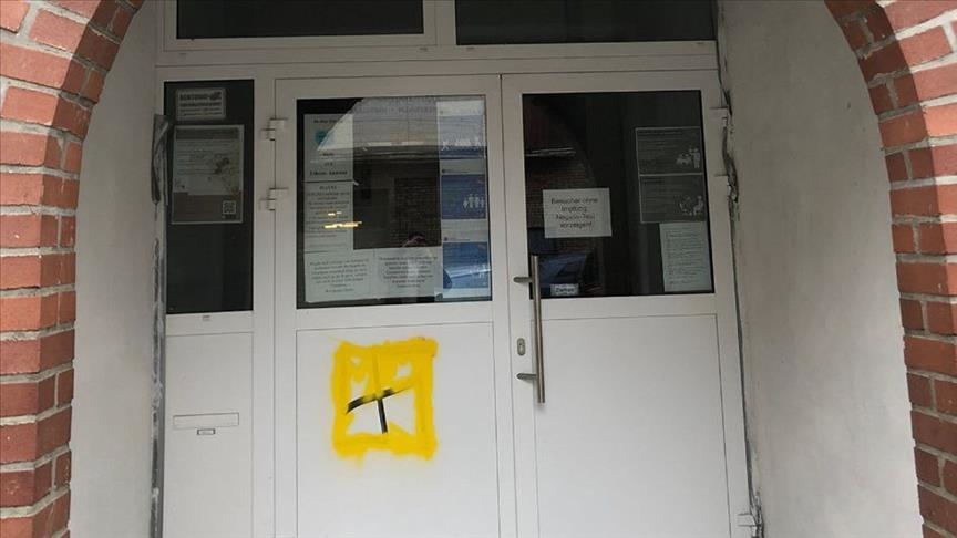 Vandalizam u Njemačkoj: Na vratima džamije u Dortmundu nacrtana svastika