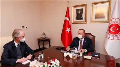 Turkish foreign minister, UN envoy discuss Syria