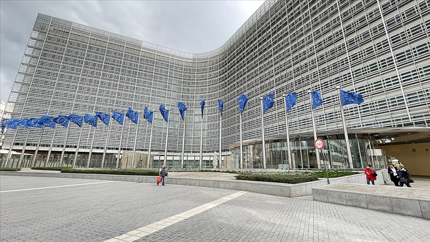 AB enflasyon beklentisini yükseltti