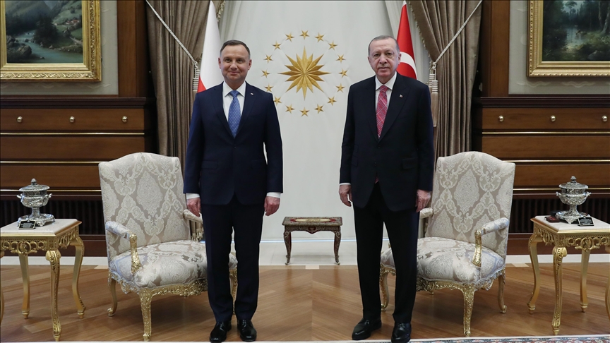 Turkish president discusses bilateral relations, regional issues with Polish counterpart