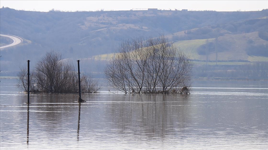 Ergene Nehri'nin debisi Kırklareli'nde düşerken, Edirne'de artışını sürdürüyor