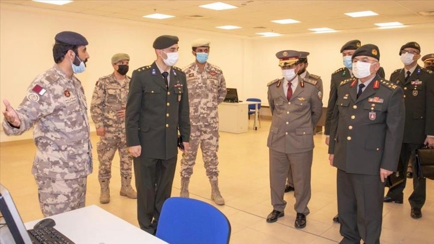 Turkish, Qatari land force chiefs meet in Doha