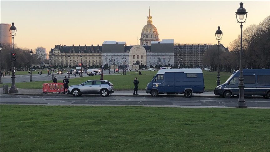 Paris police prohibit entry to 'freedom convoy' motorcade
