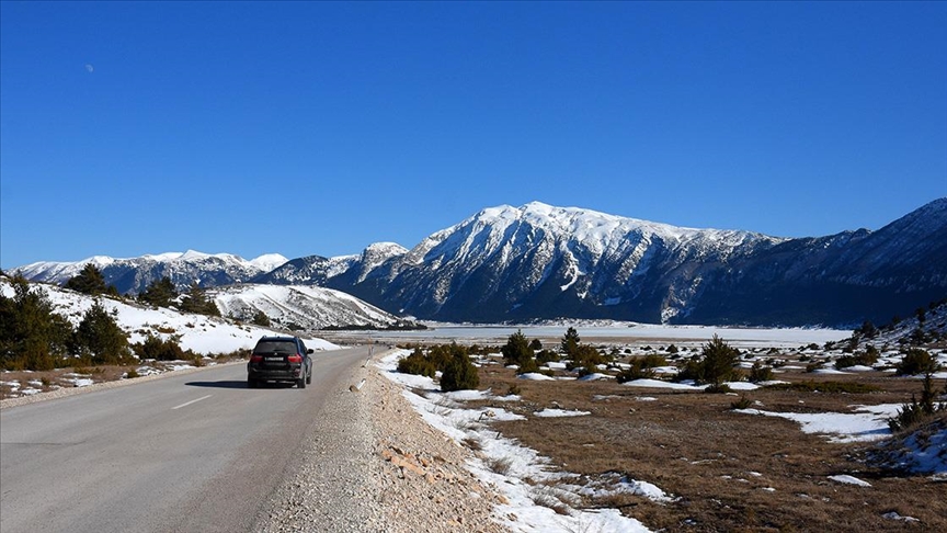 BiH: Blidinjsko jezero prekriveno snijegom i ledom